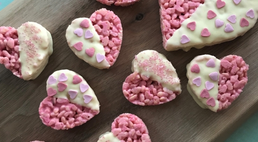Pink heart valentines day rice crispy cakes