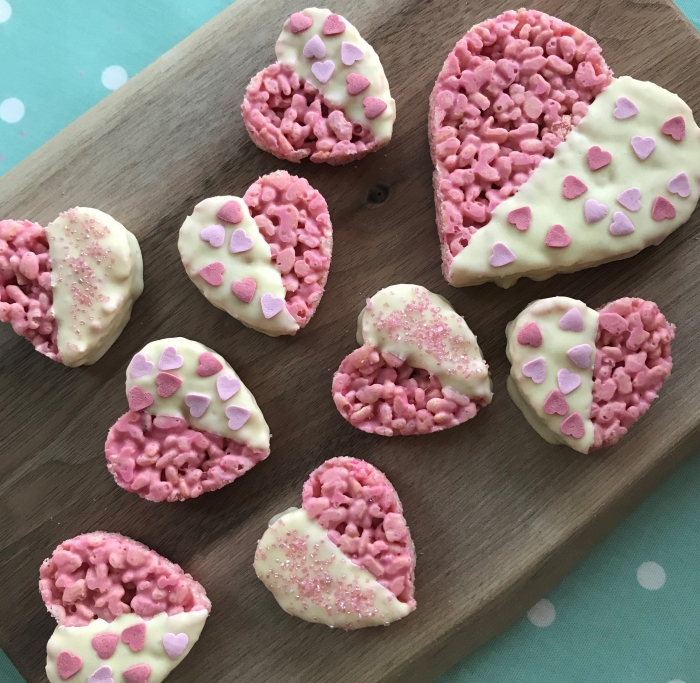 Pink heart valentines day rice crispy cakes 